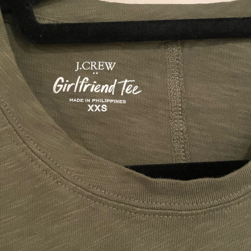 J. Crew | Olive Girlfriend Tee, long-sleeve - Picture 2 of 3